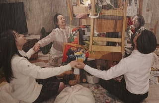 壊れていく家族×UMAを轢いたカップル×失声症の生徒と心通わせる教師 「メイソウ家族」“3つの世界”がつながる予告＆場面写真