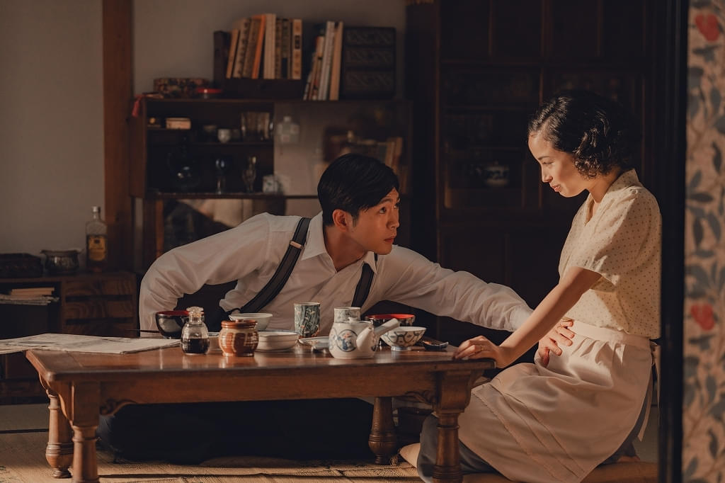 松下洸平がキャスティングされた理由 「遠い山なみの光」新場面写真も公開