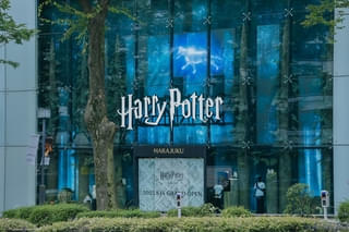 日本初の旗艦店「ハリー・ポッター ショップ 原宿」の内部を初公開 限定グッズ＆フードが登場