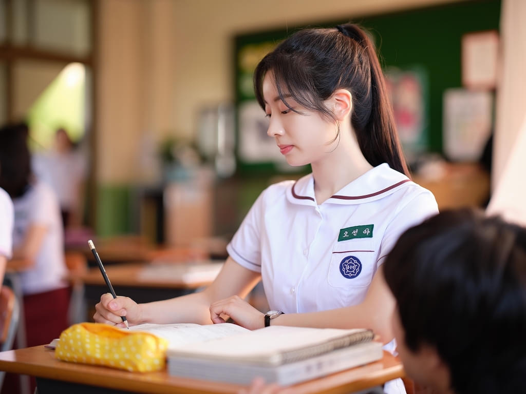 TWICEダヒョンと主人公のMBTI診断は同じだった！「あの夏、僕たちが好きだったソナへ」新場面写真【コメントあり】