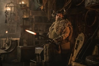 実写「ヒックとドラゴン」、名優ニック・フロスト演じるゲップとヒックの父子のような掛け合いを捉えた本編映像【コメントあり】