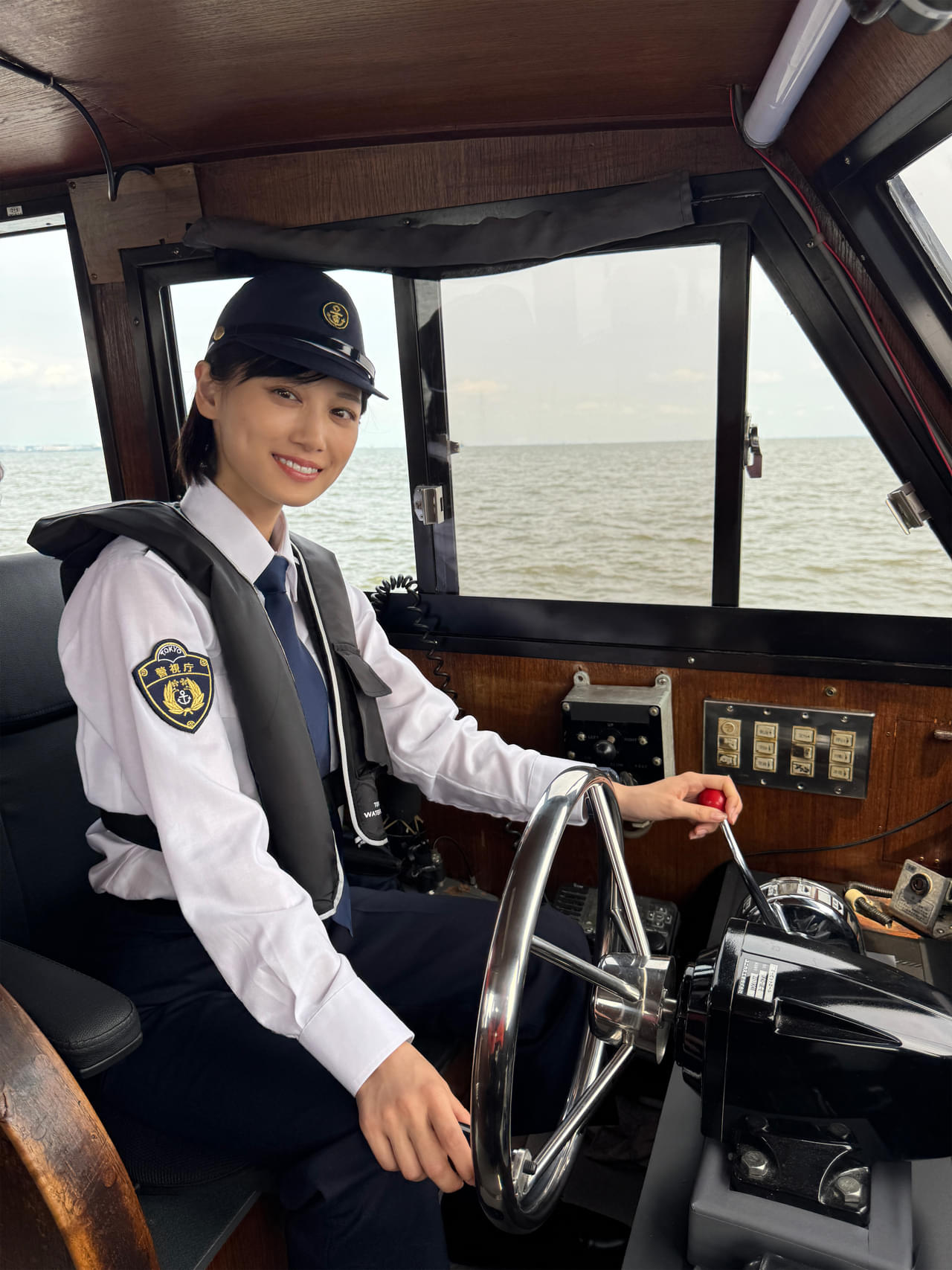 山下美月、一級船舶免許を取得！ 新ドラマ「新東京水上警察」海技職員役で実際に船を操縦