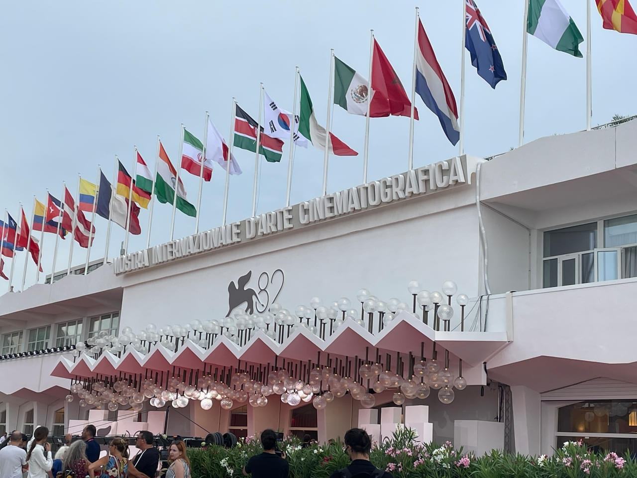 第82回ベネチア国際映画祭開幕 話題はイスラエル・ガザ戦争に集中も審査員長アレクサンダー・ペインは明言控える