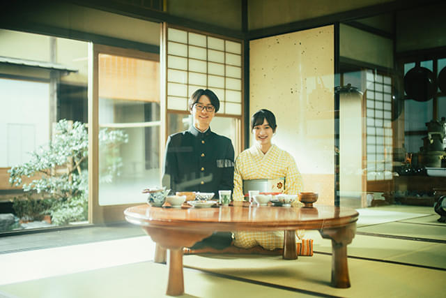 夫婦役を演じる門脇麦と作間龍斗