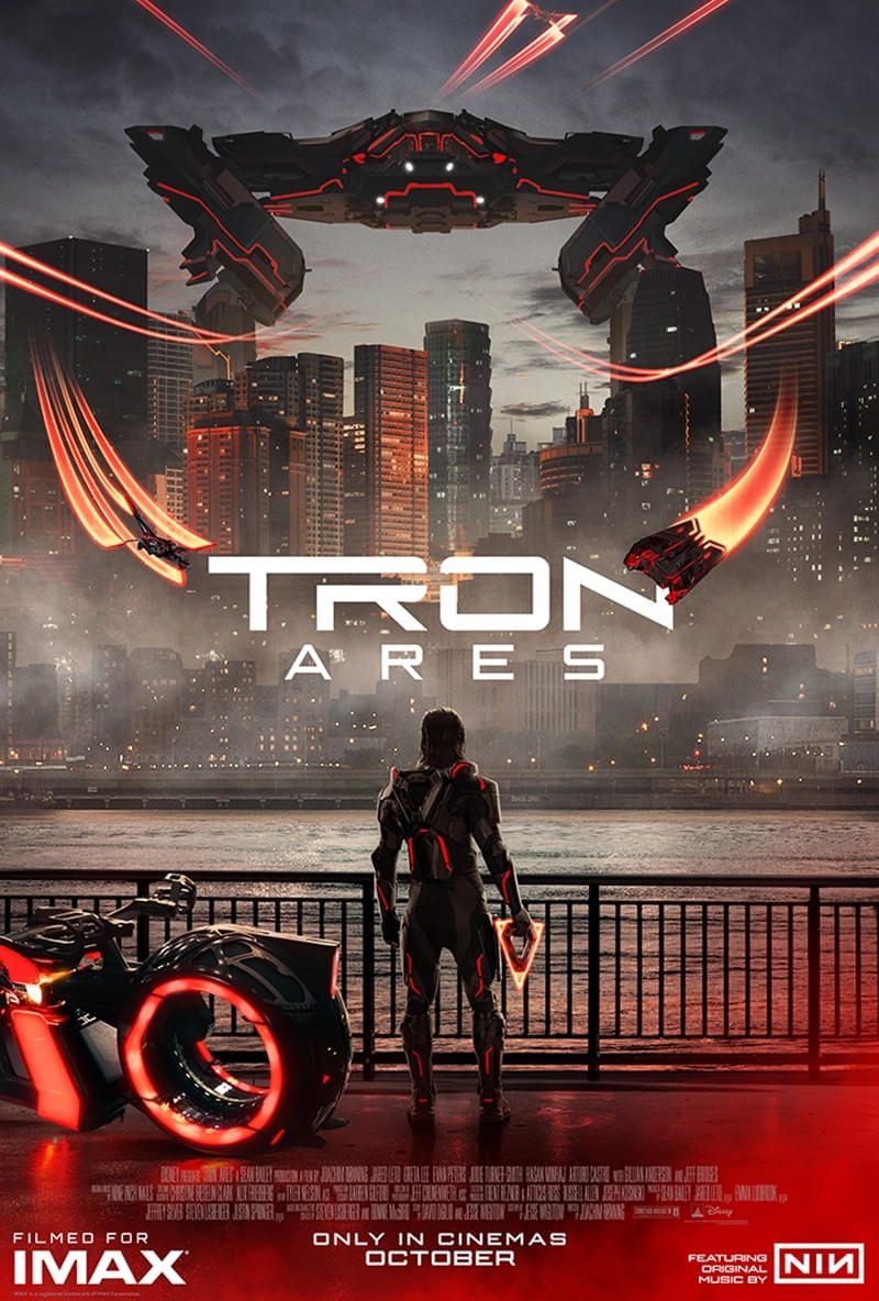 デジタルに“侵食”された現実世界――「トロン：アレス」最新予告＆US版ポスター公開