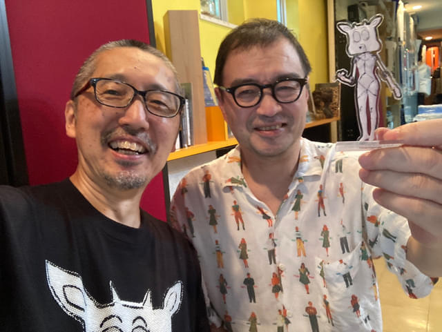 冊子編集長の山下泰司さんとオノセイゲンさん