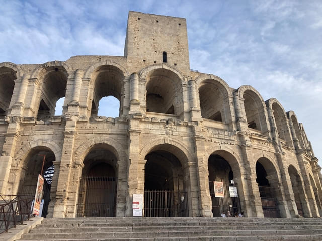 古代ローマ時代に作られたアルルの円形闘技場