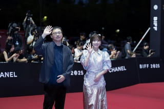 齊藤京子×深田晃司監督「恋愛裁判」第30回釜山国際映画祭オープニングカーペットイベントに登場！