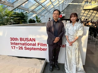齊藤京子×深田晃司監督「恋愛裁判」第30回釜山国際映画祭オープニングカーペットイベントに登場！