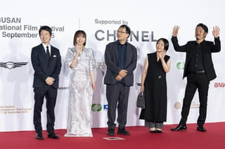 齊藤京子×深田晃司監督「恋愛裁判」第30回釜山国際映画祭オープニングカーペットイベントに登場！