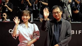 齊藤京子×深田晃司監督「恋愛裁判」第30回釜山国際映画祭オープニングカーペットイベントに登場！