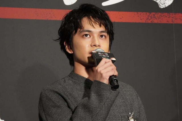 北村匠海「役者はヤドカリ」その理由は？ 綾野剛は世界陸上に興奮「いや～最高でした」【「愚か者の身分」完成披露試写会】