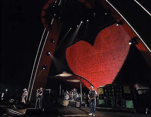 「キス・ザ・フューチャー」あらすじ・概要・評論まとめ ～無条件の愛―サラエボの“希望の灯火”となったU2奇跡のライヴ！～【おすすめの注目映画】