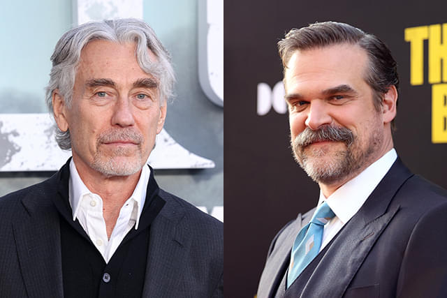 トニー・ギルロイ(左)、デビッド・ハーバー(右)