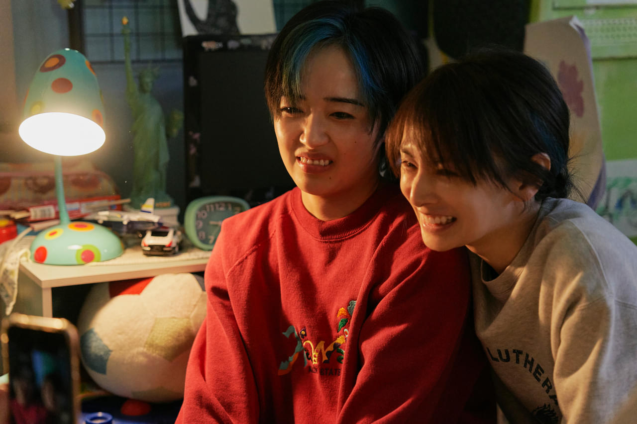 ほぼすっぴんの北川景子＆7キロ増量の森田望智のシスターフッド！「ナイトフラワー」新場面写真公開