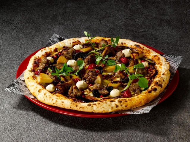 <フードホール>の「クリスマスフィーストピザ」2800円(税込)