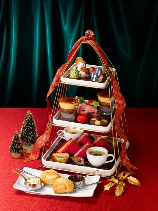 <バックロットカフェ>の「クリスマスアフタヌーンティー」7500円(税込)