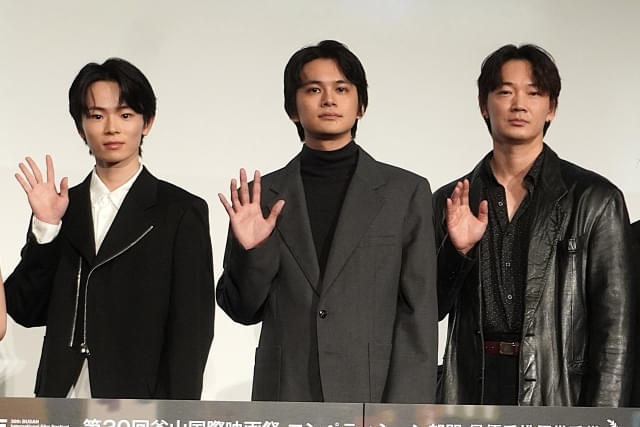 北村匠海「感謝が多い旅だった」 林裕太は綾野剛の“汗”に驚き【「愚か者の身分」公開記念舞台挨拶】