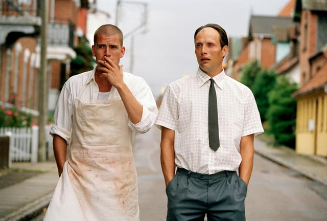 町の嫌われ者役を熱演