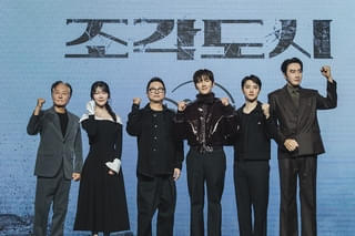 チ・チャンウク×ド・ギョンス（「EXO」D.O.）、対決するふたりが会見でも火花？【「捏造された都市」制作発表会見】