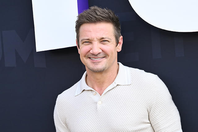 ジェレミー・レナー、女性監督からのハラスメント疑惑を全面否定