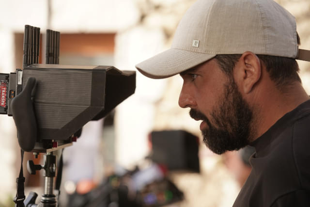 監督がキャリアをかけて撮った障がい者テーマのコメディ「サムシング・エクストラ！ やさしい泥棒のゆかいな逃避行」