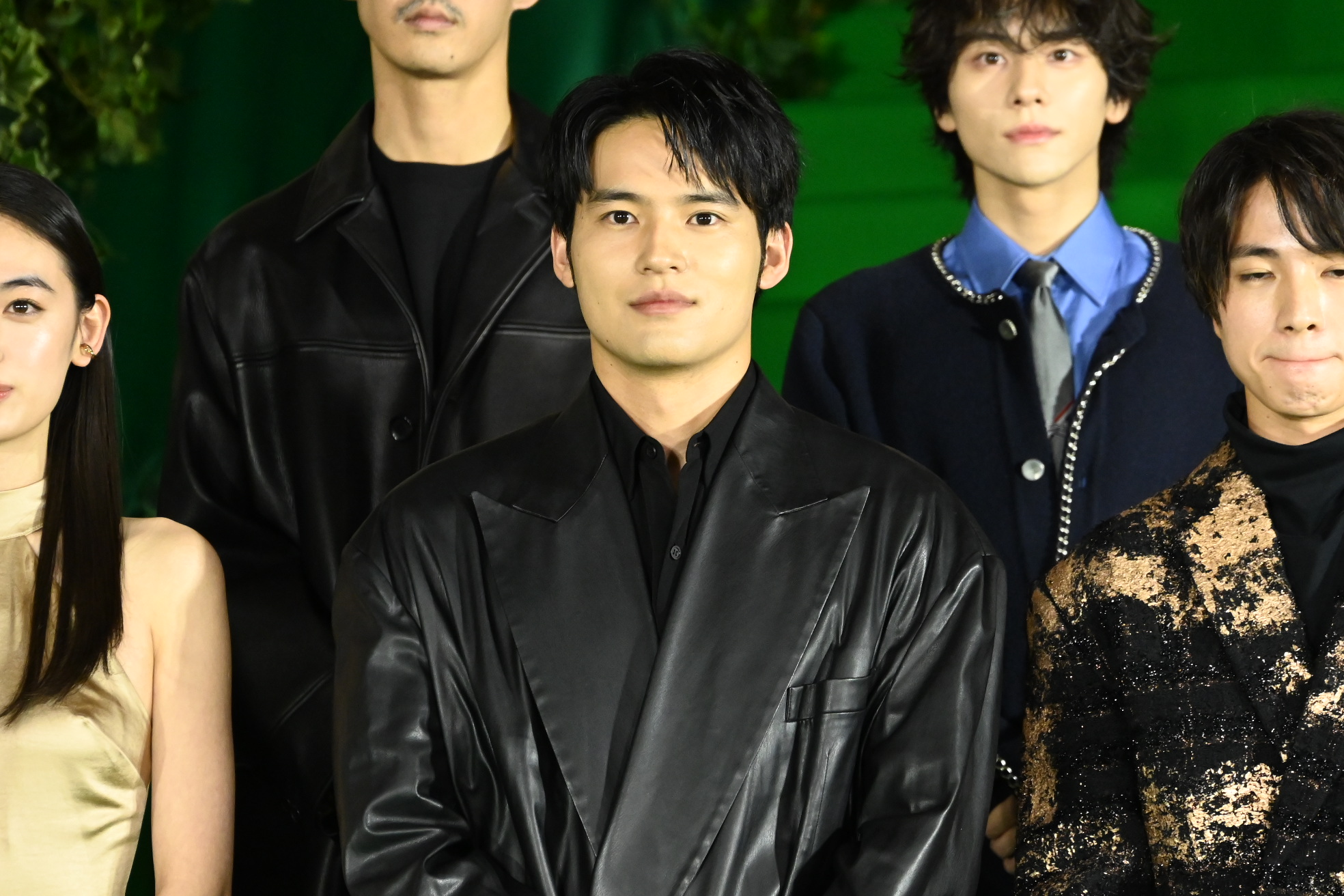 水上恒司、熱烈ファンサービス！ 「ウィンドブレイカー」完成披露で特設グリーンカーペットに登場