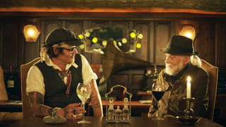 ジョニー・デップがチャップリンのルーツであるロマについて語る 映画「チャップリン」本編映像