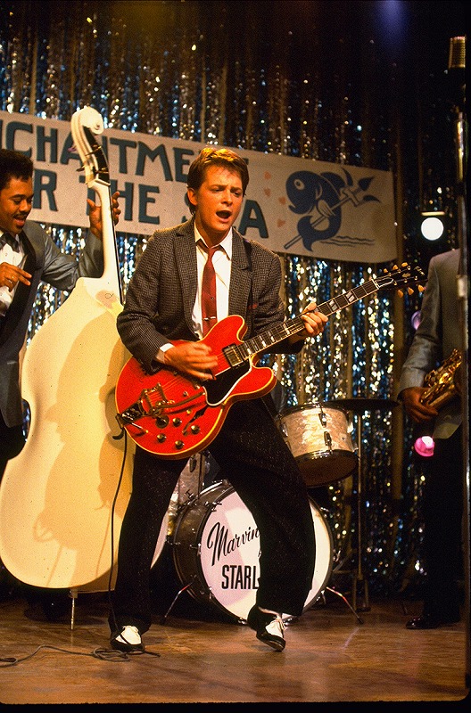 伝説のギターが行方不明!? 「バック・トゥ・ザ・フューチャー」キャストが捜索呼びかける特別映像公開