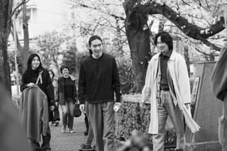 綾野剛、柄本佑のセリフ回しにうっとりし「自分のセリフを忘れた」 「星と月は天の穴」メイキング写真