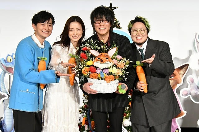 【「ズートピア2」大ヒット舞台挨拶】上戸彩が森川智之にサプライズプレゼント 下野紘は“ゲイリーのマフラー”に興味津々