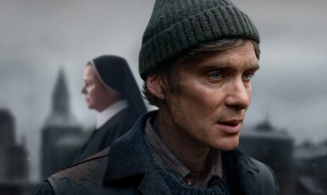 言葉を抑え、沈黙と内面の葛藤を表現