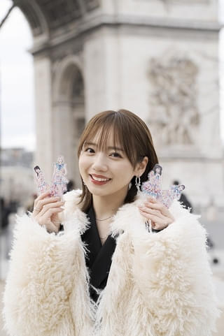 齊藤京子が深田晃司監督とパリへ 日本映画祭イベントで「恋愛裁判」劇中アイドル曲生歌唱、ひろゆきも登場