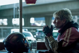 強盗VSストリートキッズ！「クライム101」クリス・ヘムズワース＆バリー・コーガンの全面対決シーンが日本語吹替版で公開