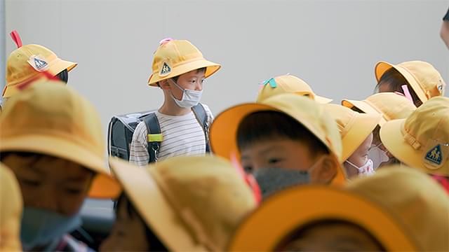 Netflixで初配信！ 大ヒット作「小学校 それは小さな社会」＆「甲子園 フィールド・オブ・ドリームス」2月19日から