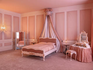 「嵐が丘」の世界に没入！ マーゴット・ロビーが演じたキャサリンの寝室を再現したAirbnbが登場