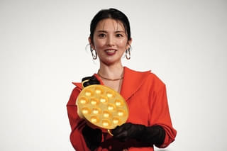 田中麗奈「これが2億円の重み」“純金のタコ焼き器”に緊張！【「黄金泥棒」完成披露上映会】