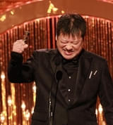 【第49回日本アカデミー賞】「爆弾」佐藤二朗が最優秀助演男優賞を初受賞「今夜はとてもいい夜」と喜び噛みしめる