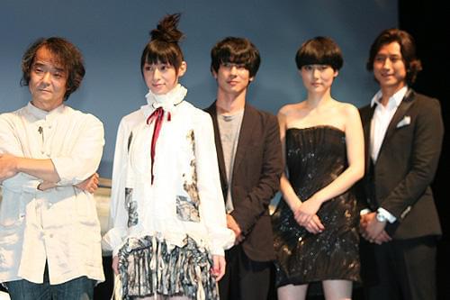 押井守、「スカイ・クロラ」の菊地凛子、加瀬亮ら豪華声優に満足