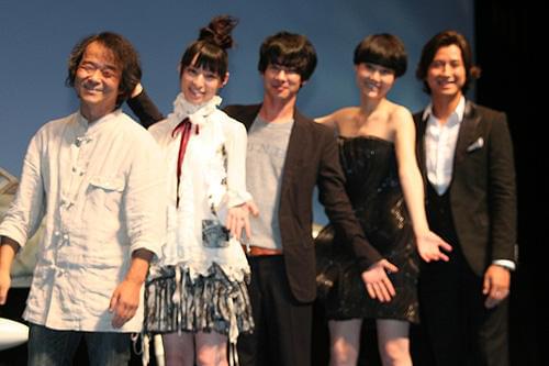 押井守、「スカイ・クロラ」の菊地凛子、加瀬亮ら豪華声優に満足