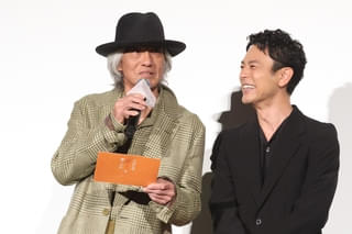佐藤浩市「家族の数だけ絆がある」 映画のモデルとの不思議な“縁”も明かす【「人はなぜラブレターを書くのか」初日舞台挨拶】