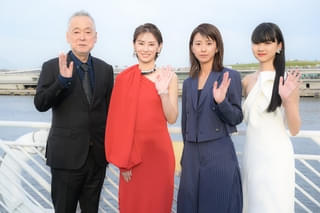 「未来」黒島結菜、山﨑七海、北川景子、瀬々敬久監督が華やかにレッドカーペットに登場！【第4回横浜国際映画祭】