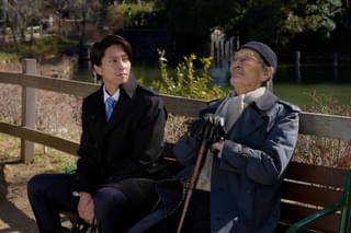 山下智久、「クロサギ」以来の師・山﨑努とスクリーンで再共演 「映画 正直不動産」新場面写真＆メイキングカット