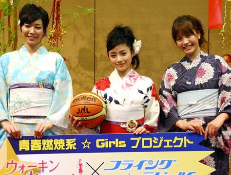 石原さとみ「熱い恋がしたい！」。「フライング☆ラビッツ」会見