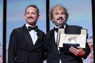 ピーター・ジャクソン、カンヌで名誉パルム・ドール受賞 「ロード・オブ・ザ・リング」イライジャ・ウッドが祝福に駆けつける