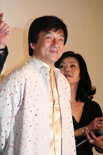 ジャッキー・チェン来日。四川チャリティ恩返しにオークション出品
