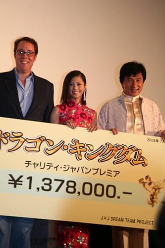 ジャッキー・チェン来日。四川チャリティ恩返しにオークション出品