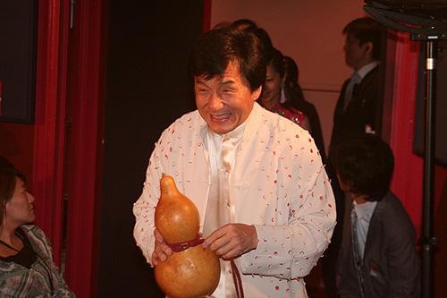 ジャッキー・チェン来日。四川チャリティ恩返しにオークション出品