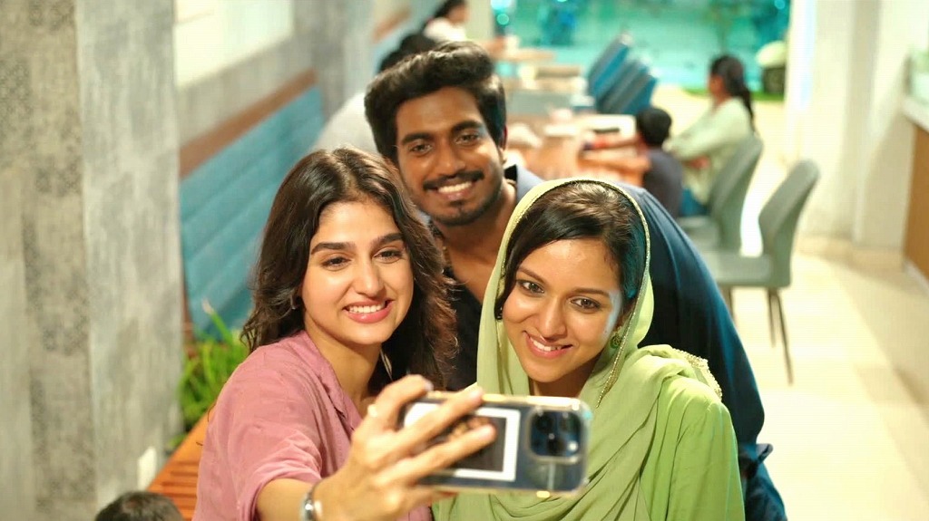 冴えない男子とインフルエンサー女子が旅 インド新世代ロマンティック・コメディー「冴えないボクと映えるキミ」