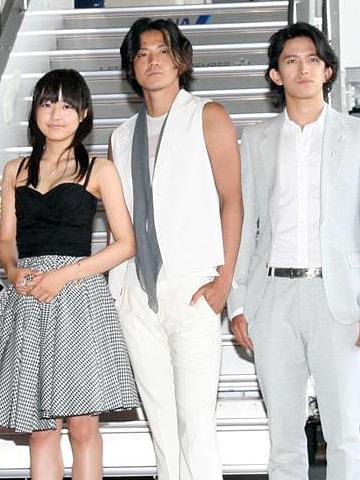 「花男」の5人が専用ジェット機で超VIPツアー